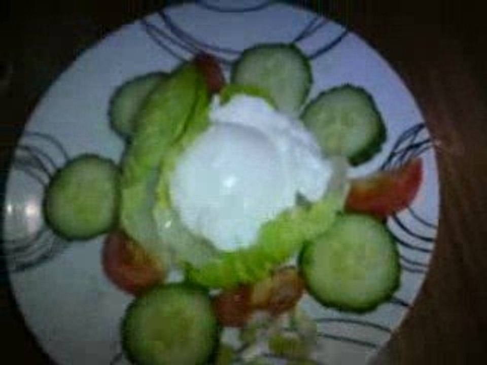 LOW CALORIE RECIPES - POACHED EGG SALAD
