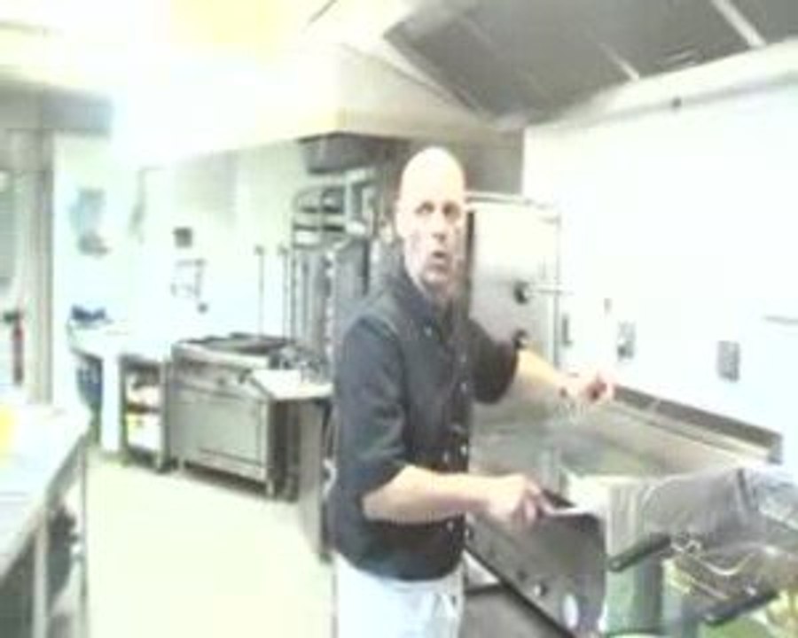 street bench-michel enfin patron du chaud devant