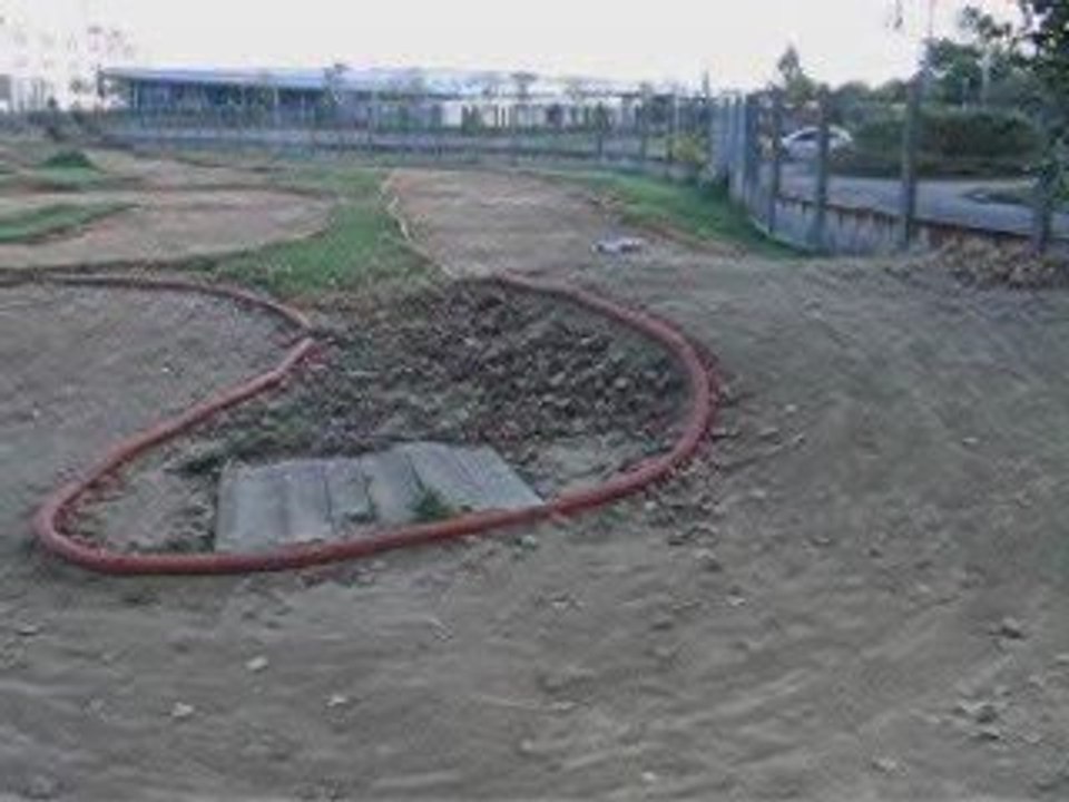 KYOSHO 4ROUES MOTRICES ET DIRECTRICES PARTIE 4