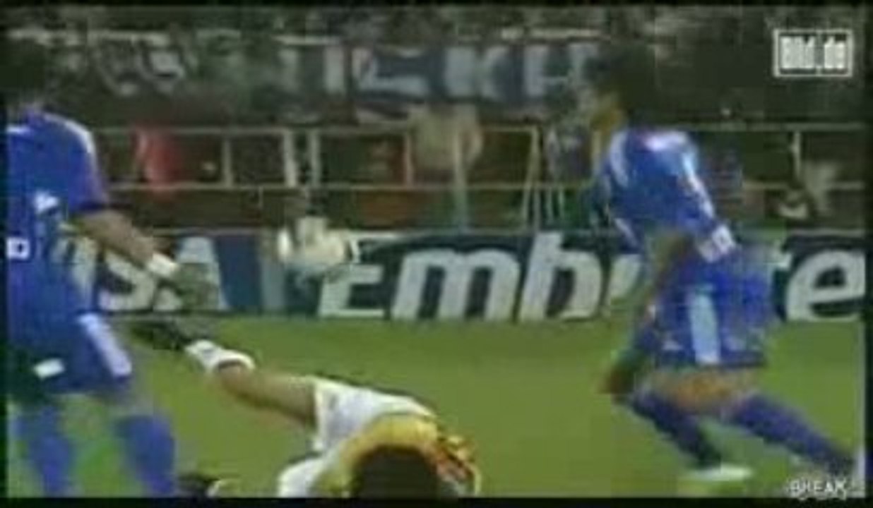 Régis joue au football