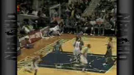 NBA Jamal Crawford tosses behind his back for the speedy Mau