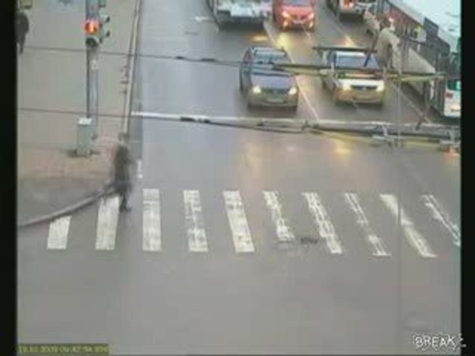 l'homme qui évite un crash [Lucky Man]