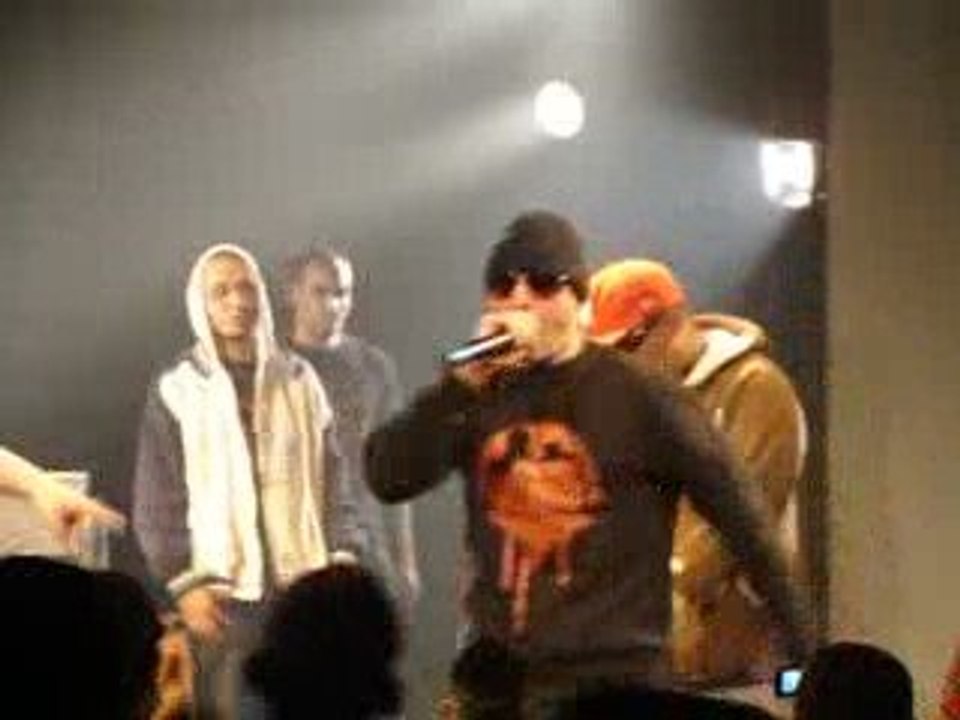 DIno "Laisse tourner la musique" Live