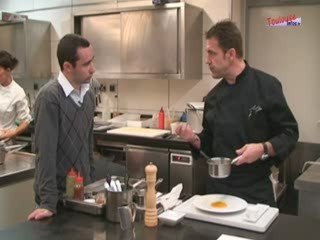 Saint Pierre doré, mascarpone à l'aubergine et anchois