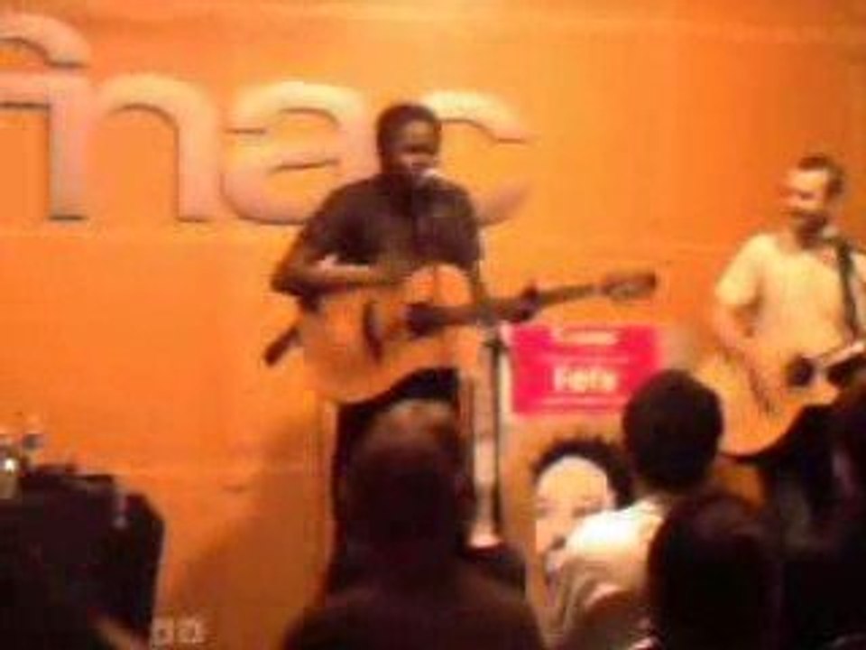 Féfé - "Dans Ma Rue" a la fnac de lyon part-dieu