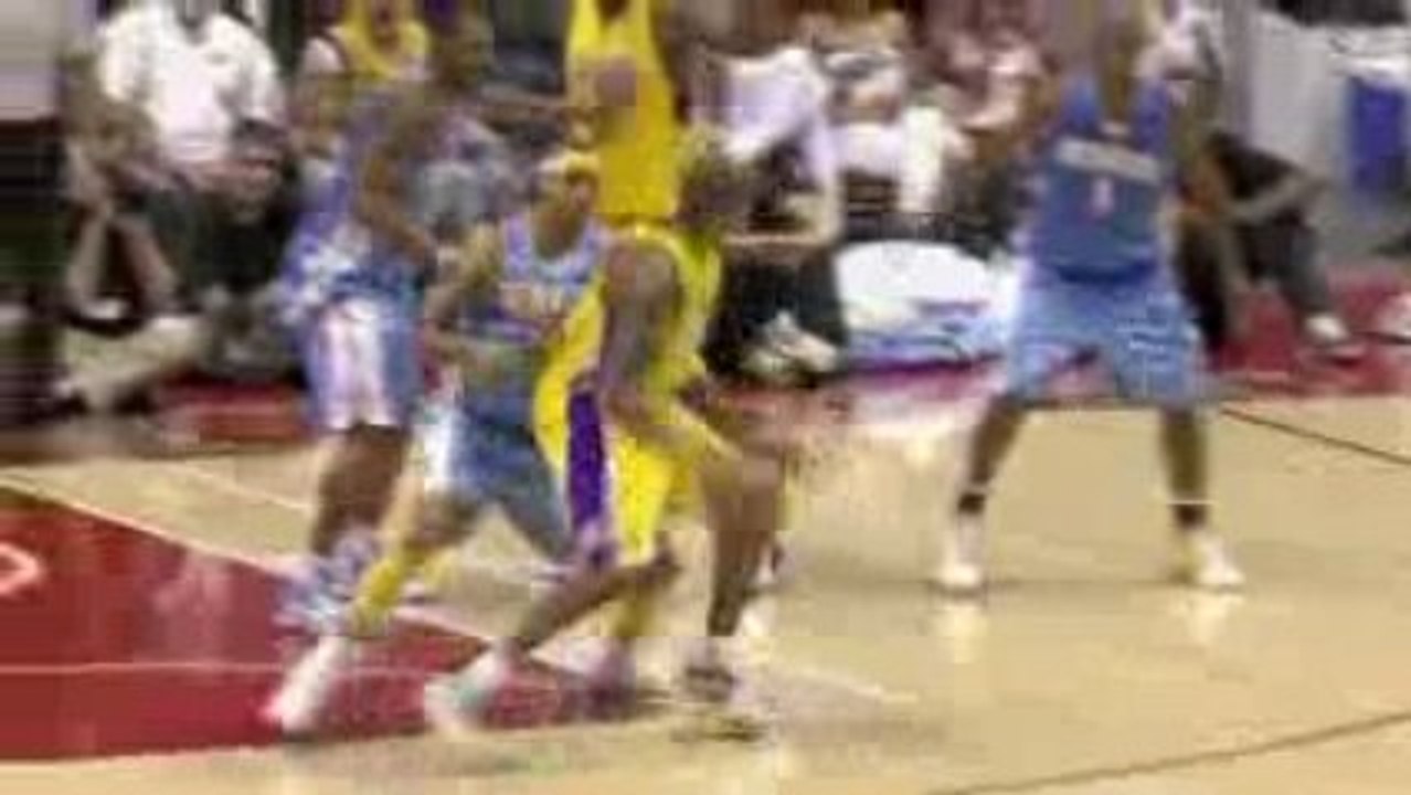 NBA Kobe Bryant spins for two points Over Kenyon Martin
