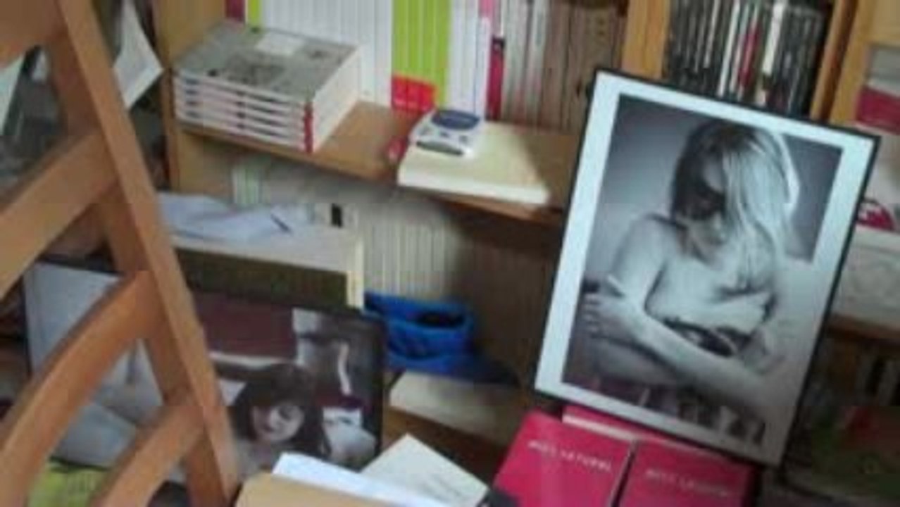 Dans le bureau d'un éditeur...