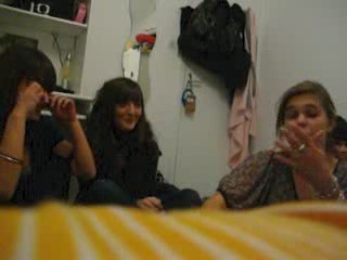 Qui connait celle qui ne save pas ne pas rigoler ? (Nous :P)