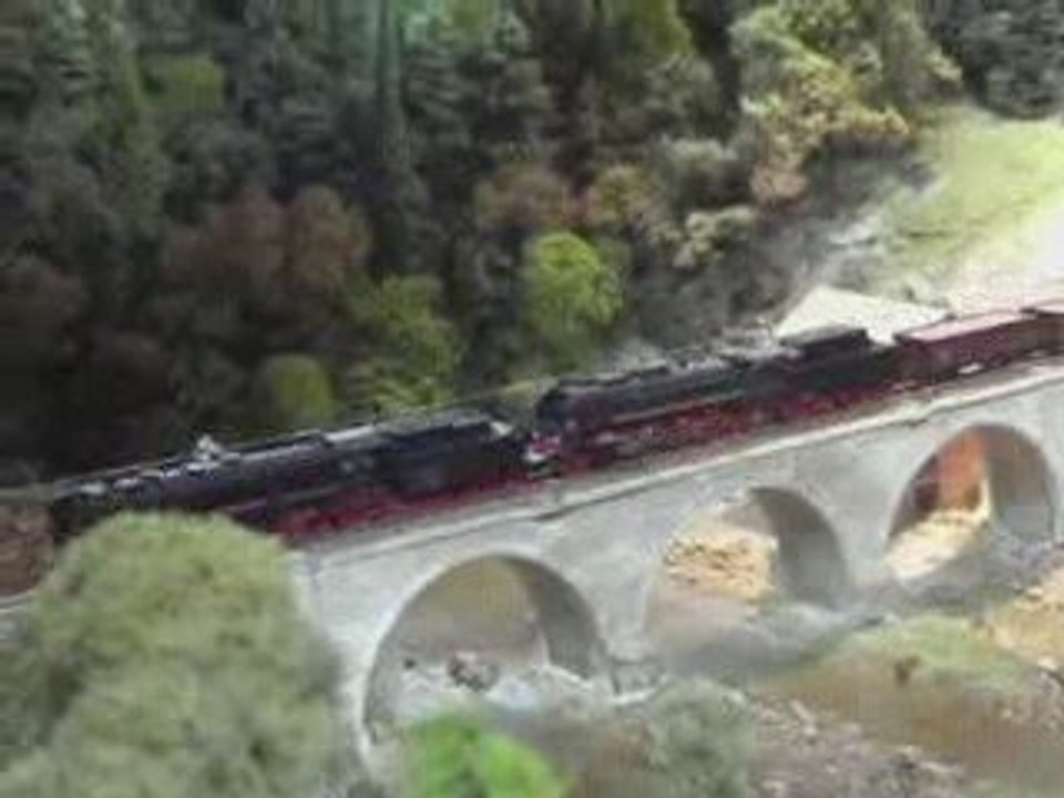 Um de 141 dans les gorges de la Loire à Montlu expo 2009