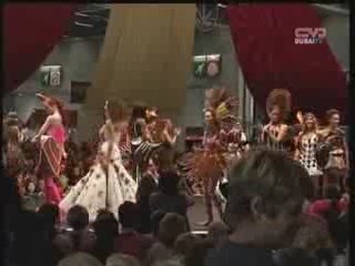 فساتينٌ ورسائلُ حب..بالشكولاتة