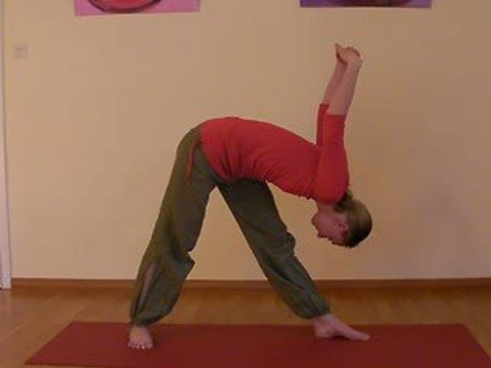 Vorwärtsbeugendes Dreieck - Yoga Trikonasana