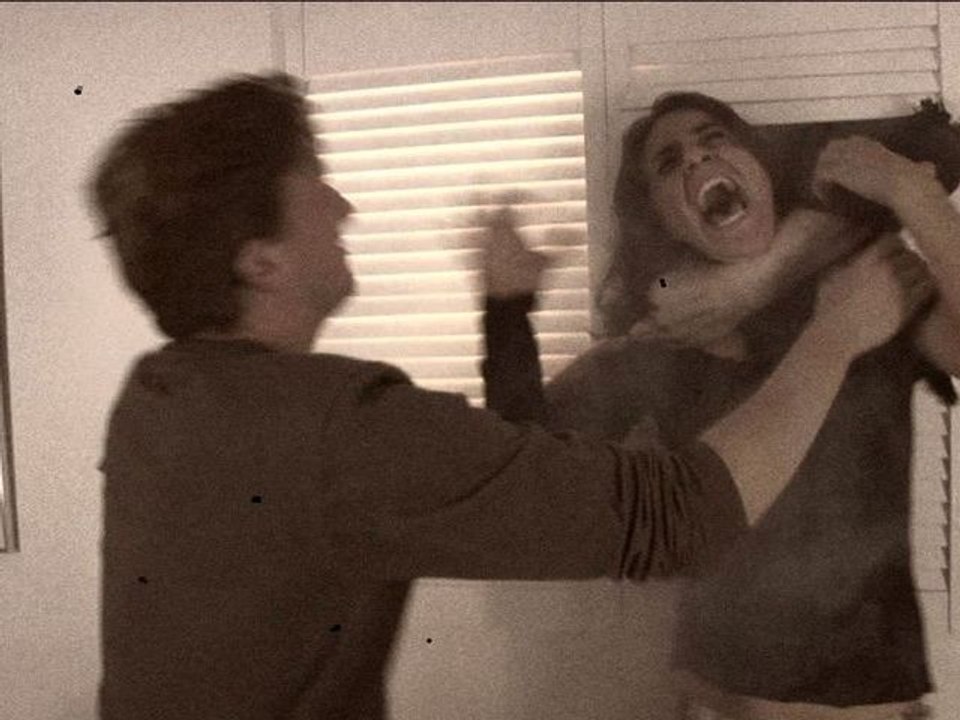 Zombie Red Movie Trailer (2009)