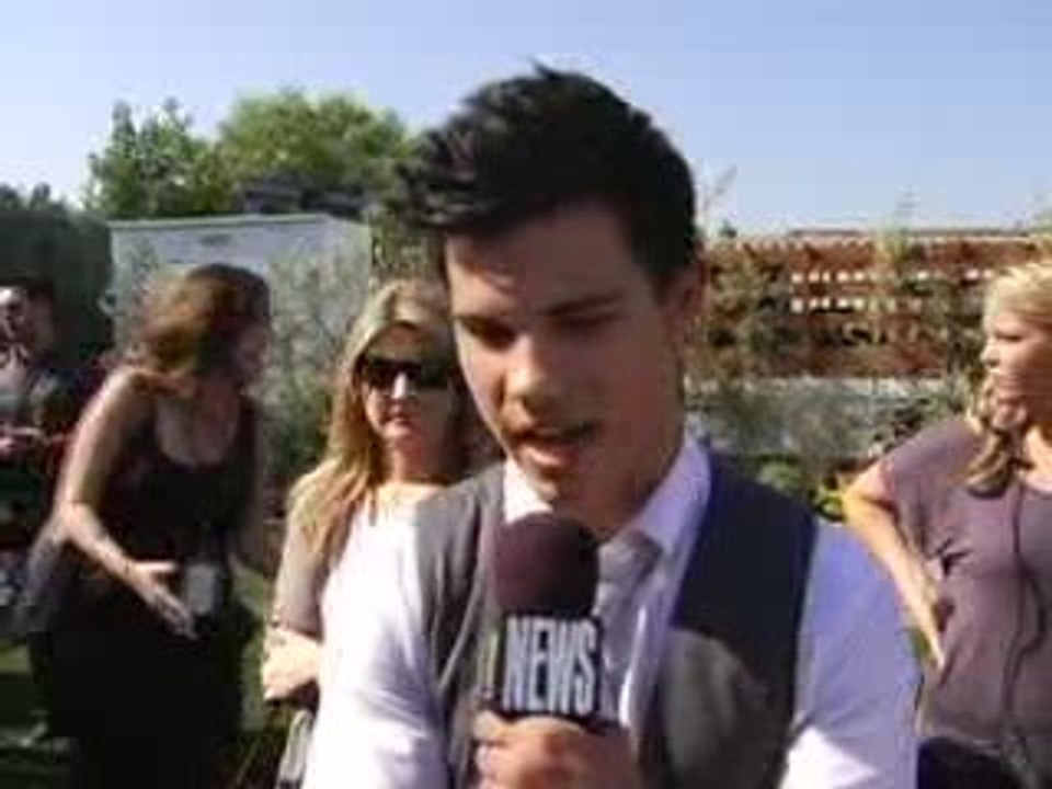 Taylor Lautner Reveals Wolf-Pack Details