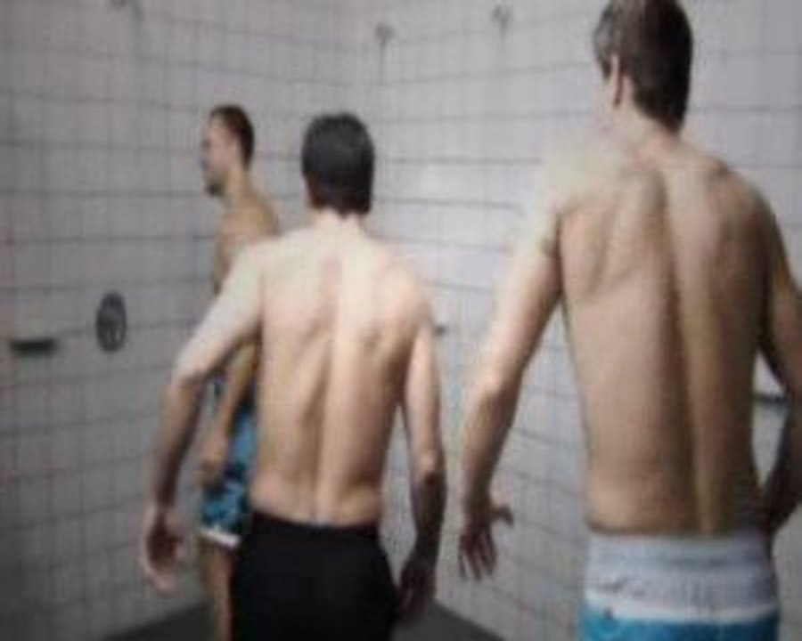 Die Ingolstädter ERCI Spieler beim duschen