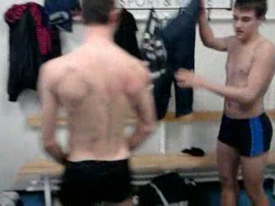 Main sur le dos cette fois-ci !