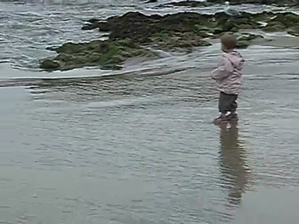 zoé découvre la mer