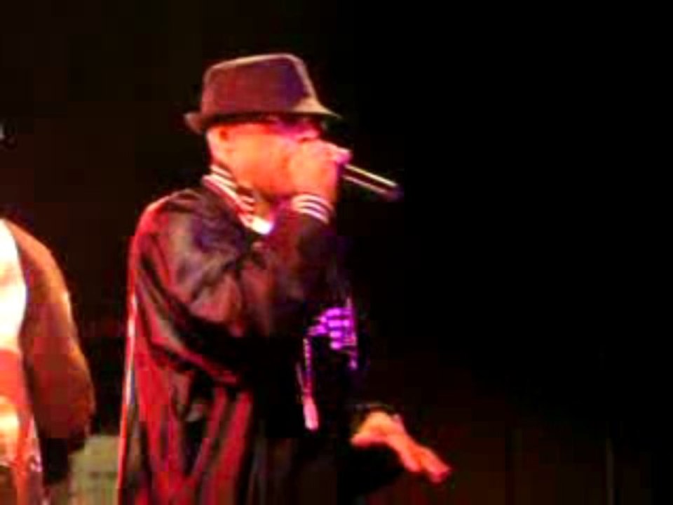 GURU(gangstarr -jazzmataz) live @ NEW AGE - TV-rip