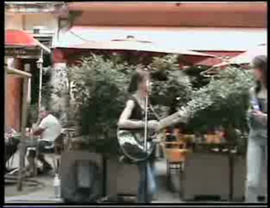 coupé au montage (johnny hallyday)
