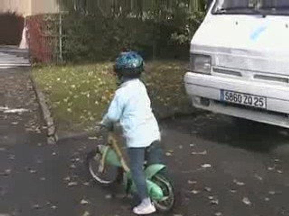 20091025_Anne_fait_du_velo