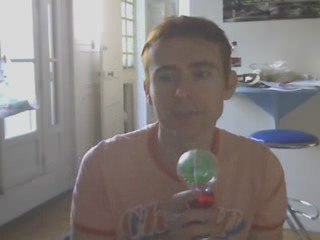 Wiwi égratigne "Passe à ton voisin"