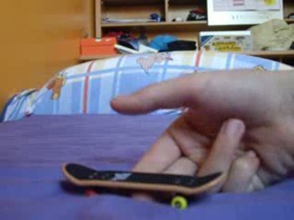apprendre le impossible en finger skate