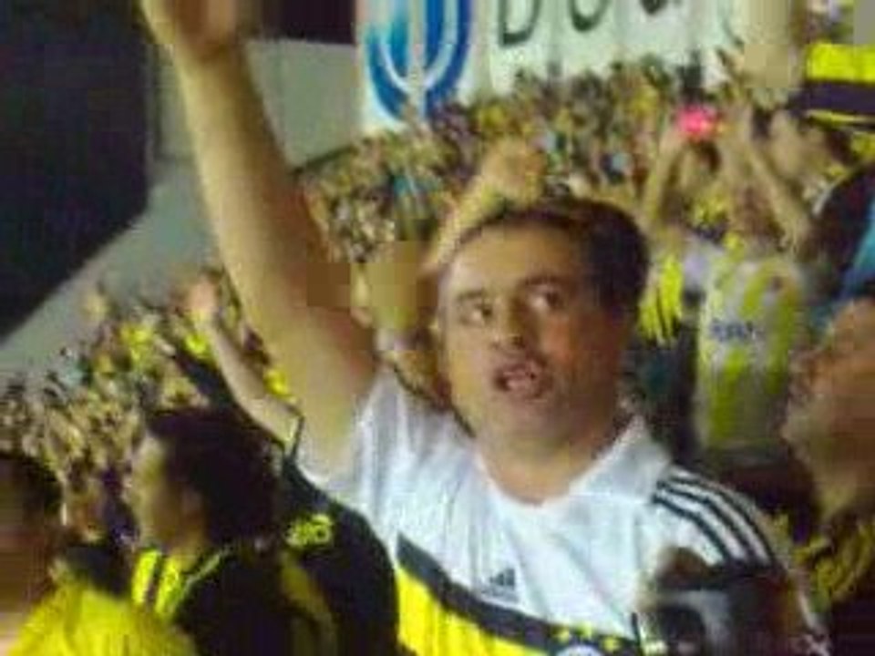 Bir Masum Mor Menekşe Ağlıyor mu Ne???  (Kadıköy İnliyor!)