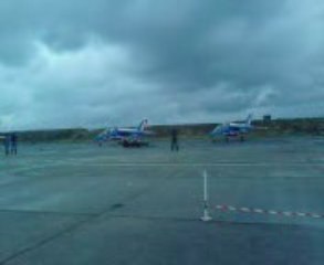 retour au parking de la patrouille de france a Cazaux (2009)
