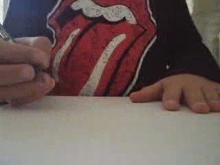 DESSINER LES YEUX LES BOUCHE LES NEZ ET 2 COUPE DE CHEVEUX