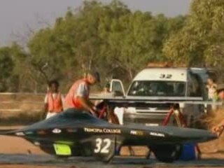 Cars race across Australia...on solar power alone