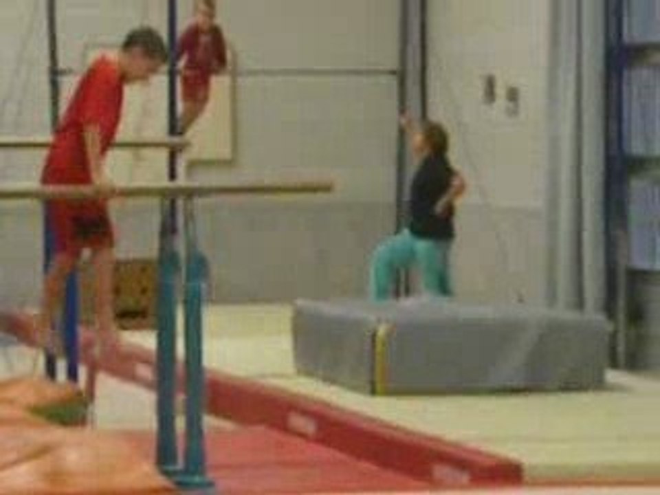Léo à la gym