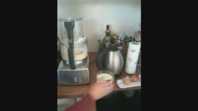 Préparation d'une pâte à crêpes sans gluten