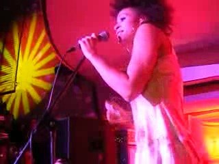 Oceana - Cry cry cry  @ Concert privé Alouette Nantes