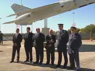 Defensa dona un Mirage F1 al Circuito de Albacete