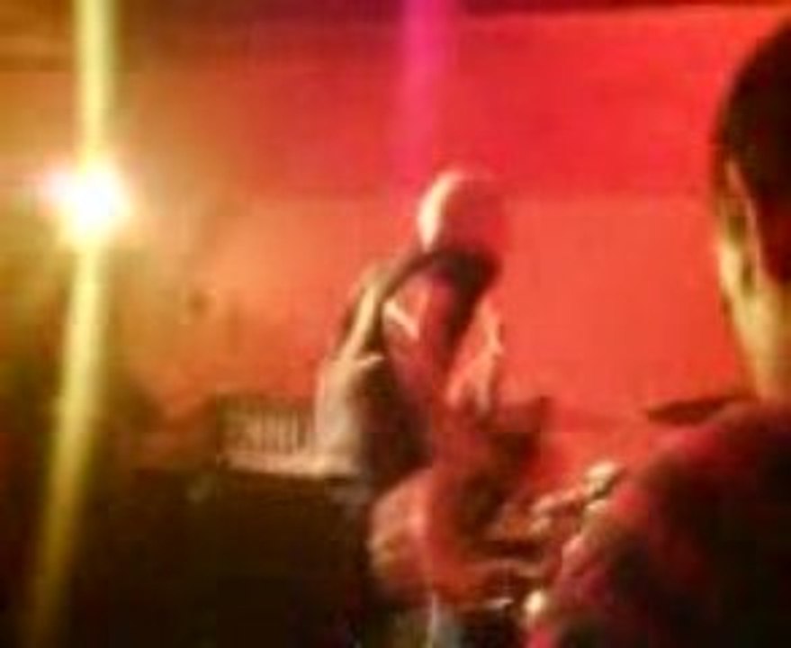 Guerilla Pouelle au Sésame le 27/10/09