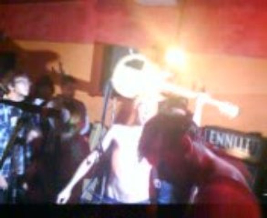 Guerilla Pouelle au Sésame le 27/10/09