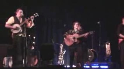 Gratte la peinture en concert