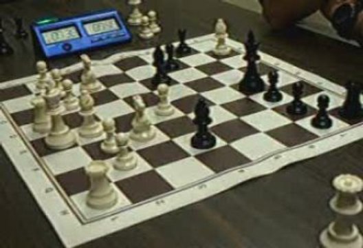 ECHECS : ZITOUN 1 VS 0 STEPH (CLASSE A 2009)