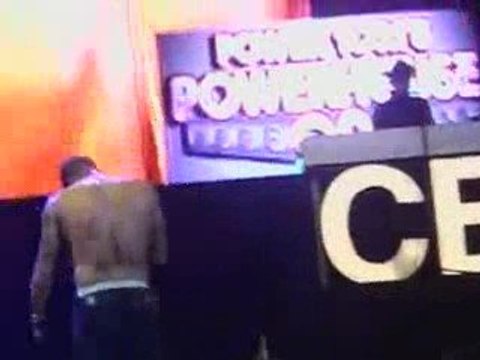 Chris Brown Performs -Take You Down