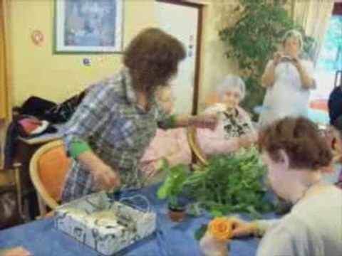 Atelier floral à la résidence Le bois d'Avesnes