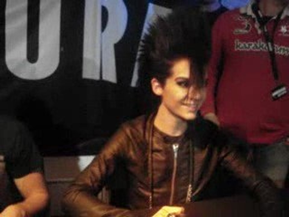 28.10.09 : Tokio Hotel - Séance de Dédicasse