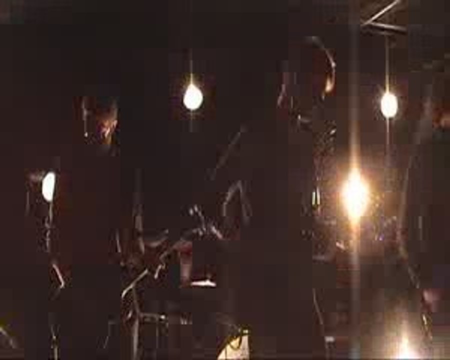 Autour d'elle-Autour d'elle