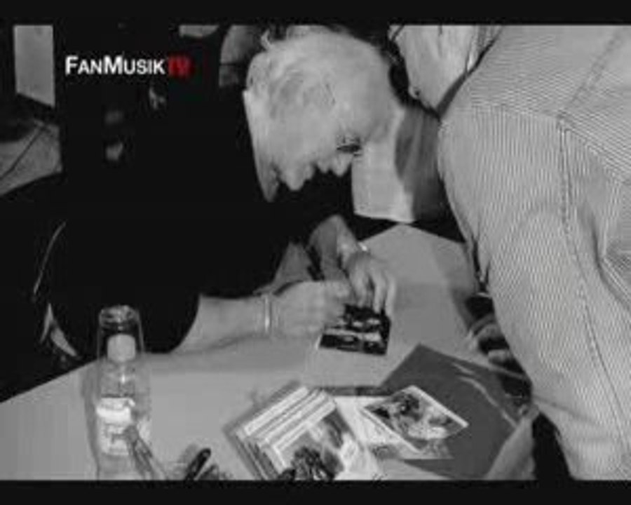 Dédicaces de Hugues Aufray au Virgin Megastore, 26/10/09