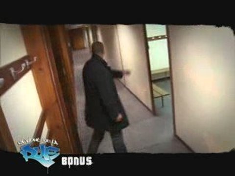 Omar manie très bien la balle... (bêtisier)