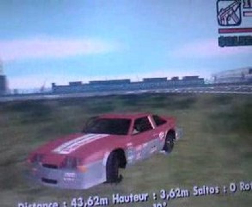 cascade en voiture de coure !a l'aéroport !