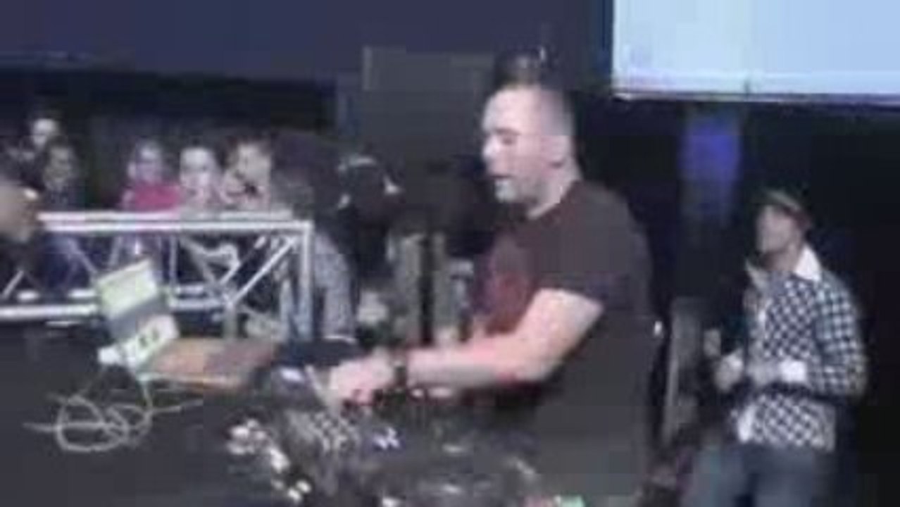 Hardstyle MasterZ feat Mc V @ Outland officiel video tuneboy