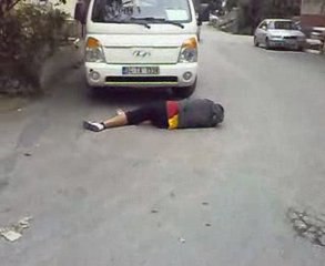 Lan çocuk kafayı vurdu !!!