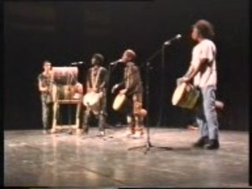 DJEMBE, AVEC ZUGLU A L'ESPACE ARAGON PRODUCTION CLAUDE DOSSO