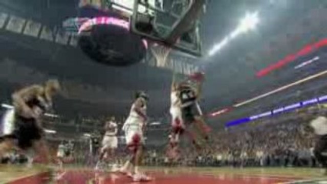 NBA Richard Jefferson getting blocks By Derrick Rose