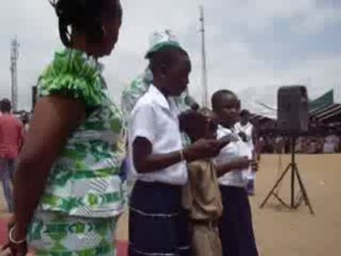 Les enfants à BEDIE PAPA viens nous sauver...