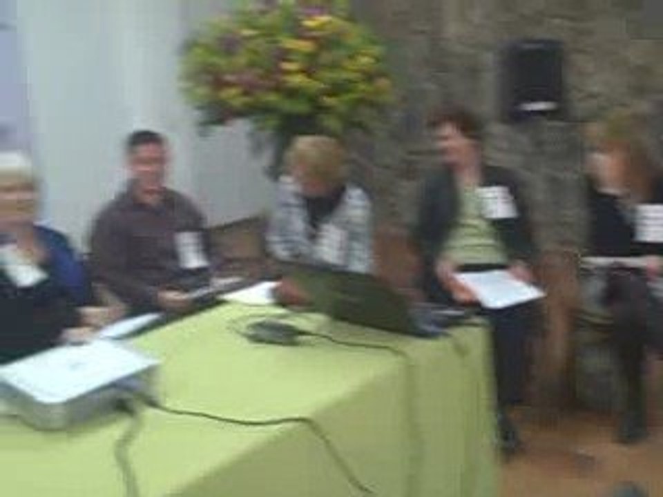 100 TEACHERS AT THE WORKSHOP BETTER TEACHERS WITH MORE KNOWL